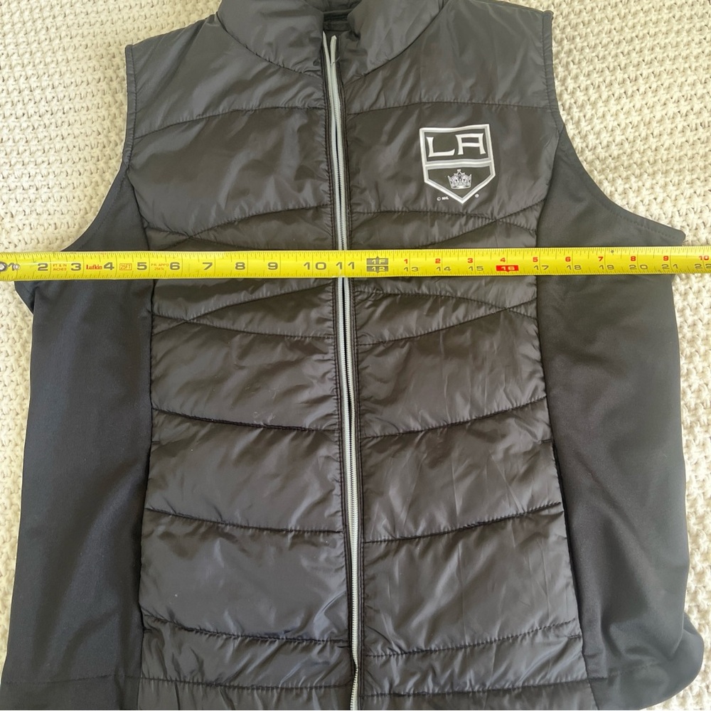 LA Kings Women's Black Puffer Vest Quilted Medium Pockets - Picture 14 of 16